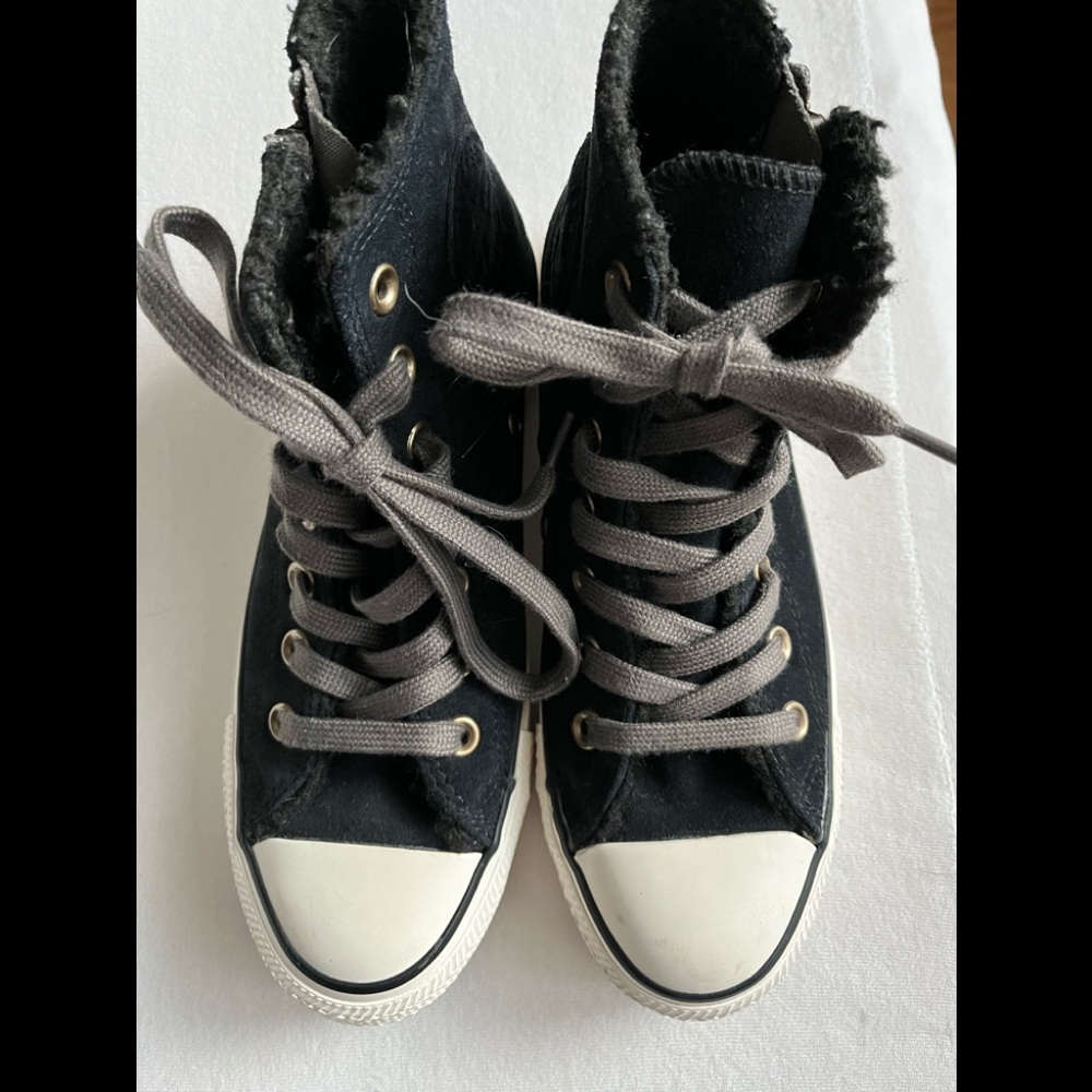 High top black Converse